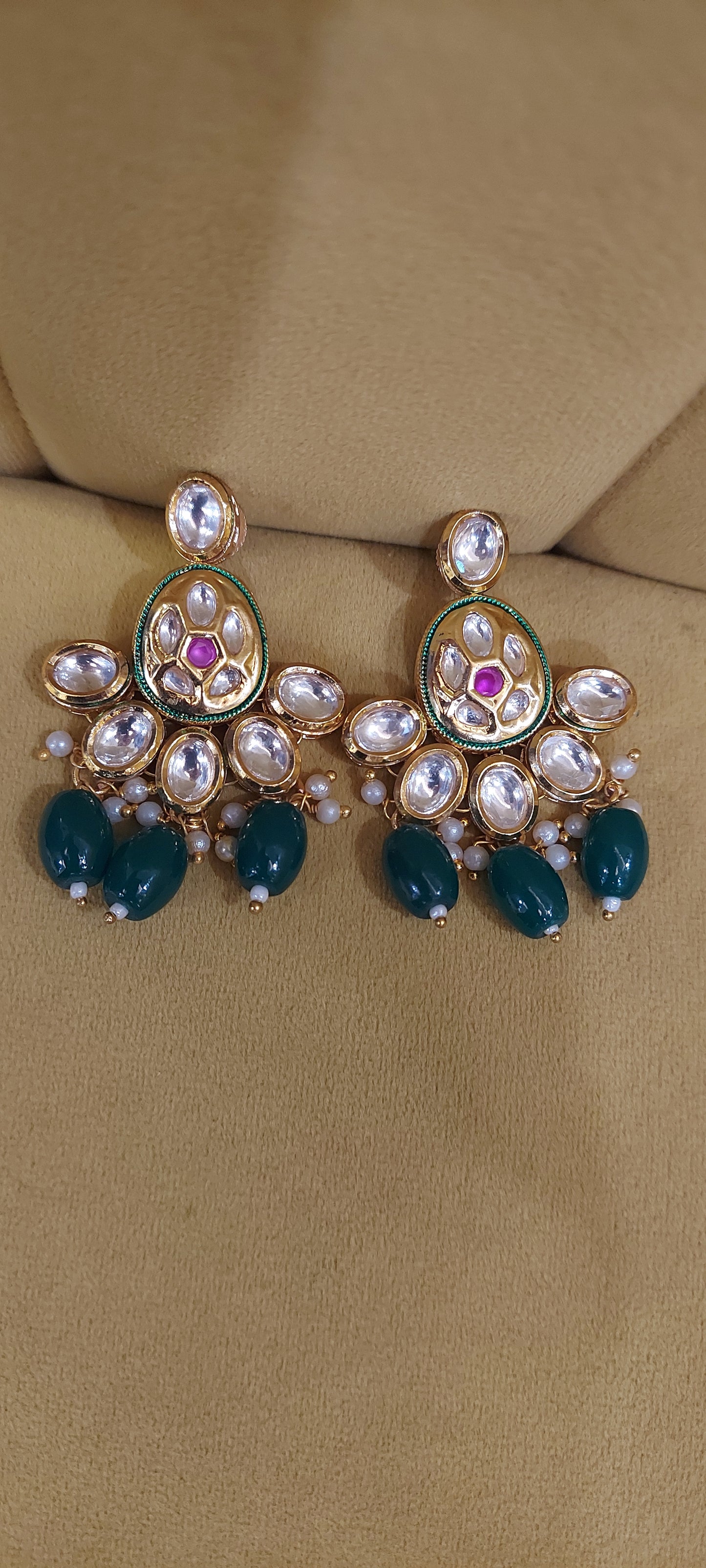TRADITIONAL KUNDAN BRIDAL CHOKER NECKLACE