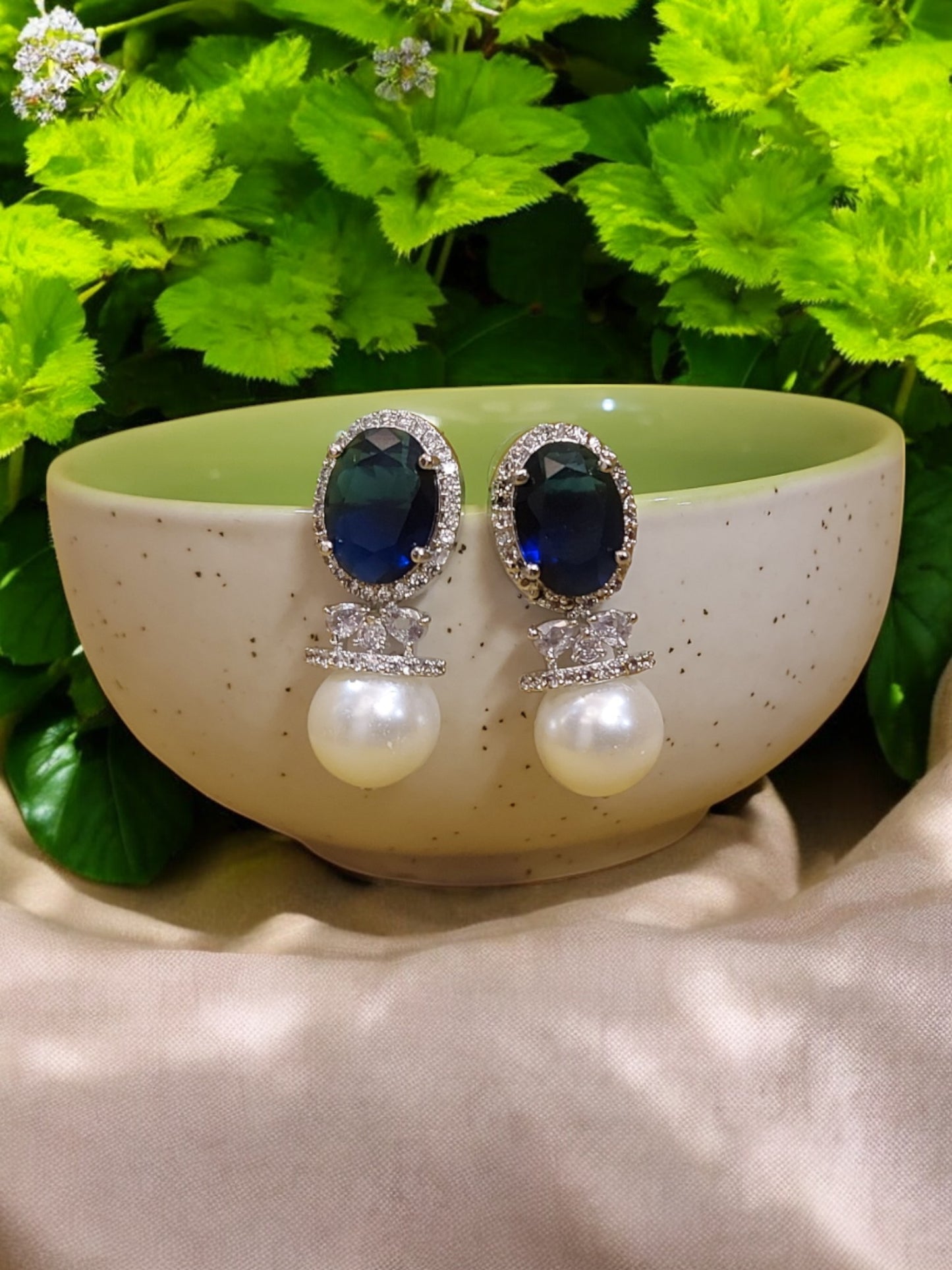 BLUE AMERICAN DIAMOND PEARL STUDDED NECKLACE