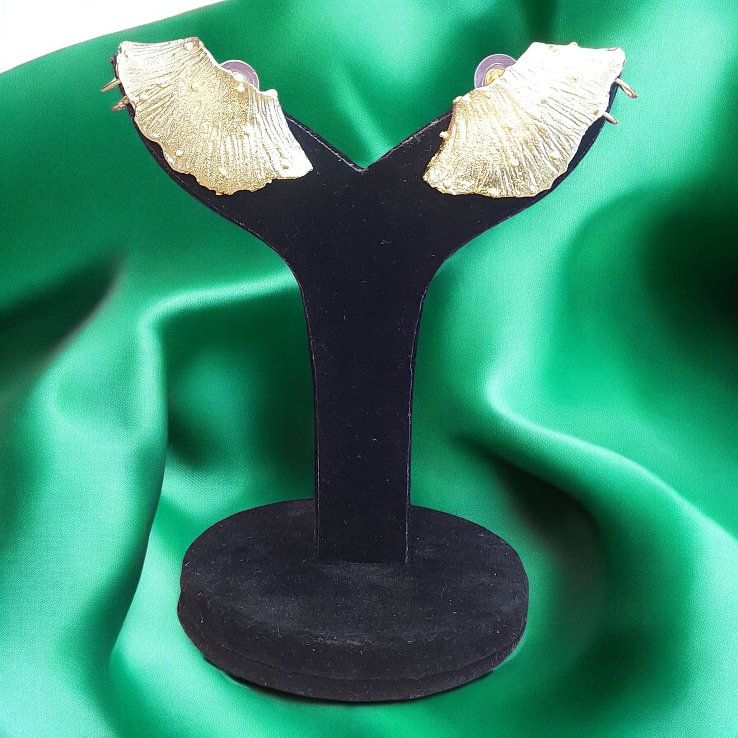 GEOMETRIC WING SHAPED EARRINGS