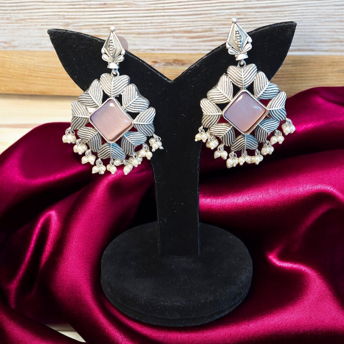 SILVER HEART SHAPED PINK MONALISA STONE EARRING WITH PEARL GHUNGROO