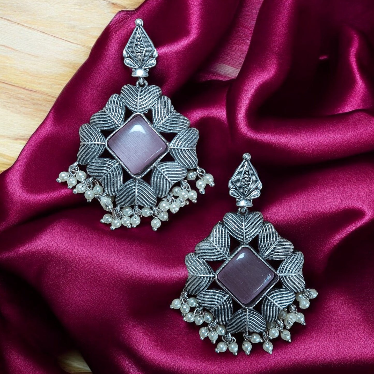 SILVER HEART SHAPED PINK MONALISA STONE EARRING WITH PEARL GHUNGROO