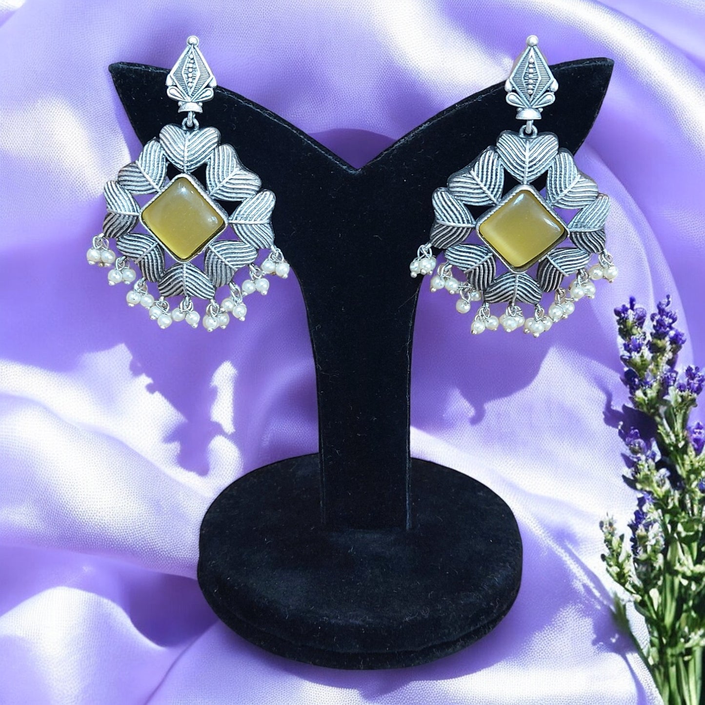 SILVER HEART SHAPED YELLOW MONALISA STONE EARRING WITH PEARL GHUNGROO