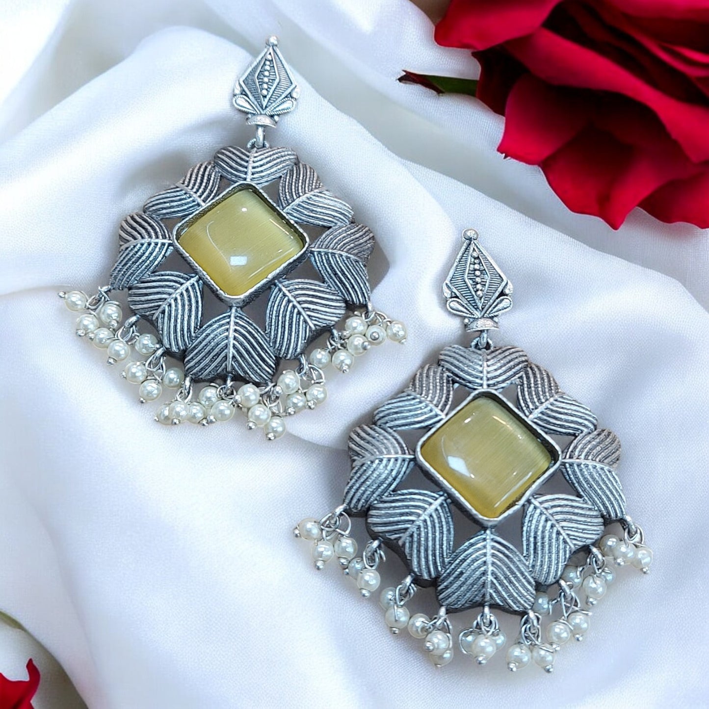 SILVER HEART SHAPED YELLOW MONALISA STONE EARRING WITH PEARL GHUNGROO