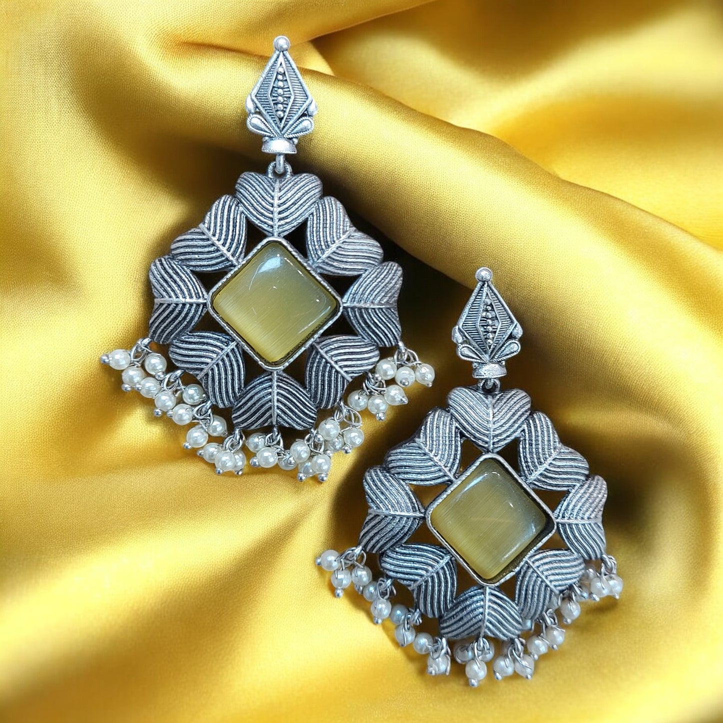 SILVER HEART SHAPED YELLOW MONALISA STONE EARRING WITH PEARL GHUNGROO