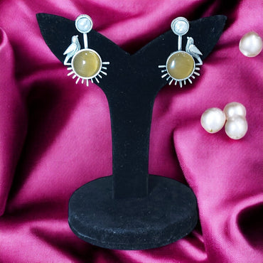 SILVER ROBIN YELLOW MONALISA STONE PEARL EARRING