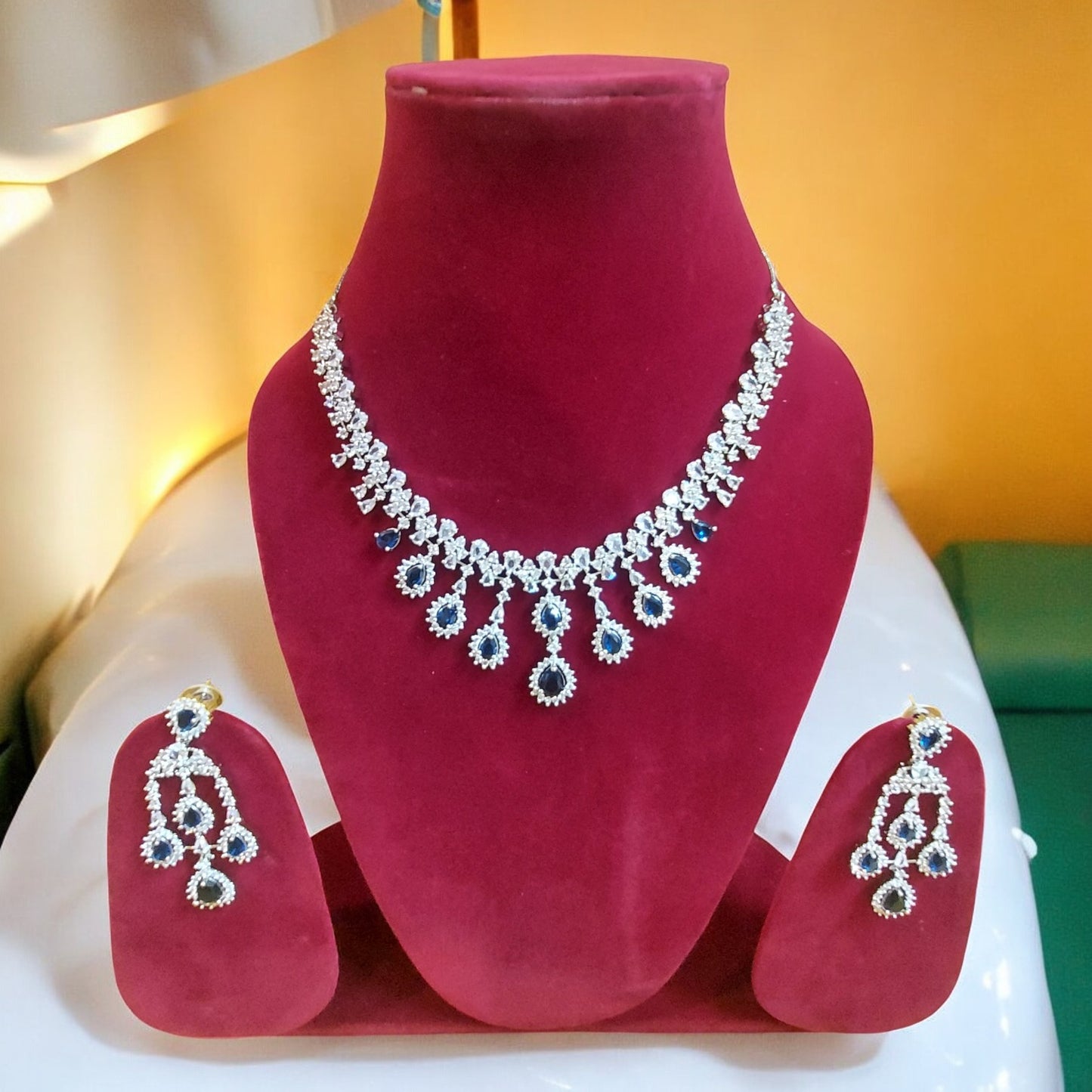 MIDNIGHT AMERICAN DIAMOND ROYAL NECKLACE