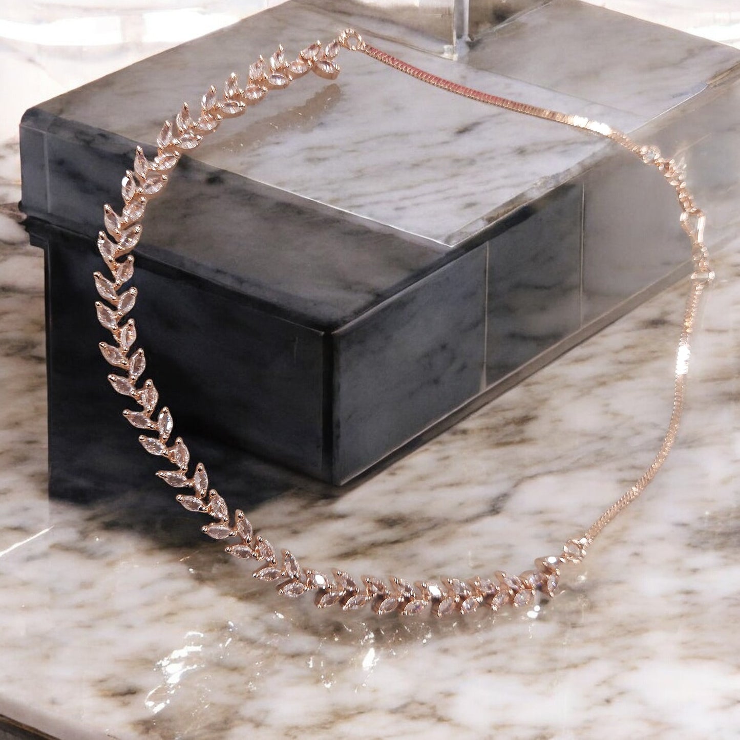 SLEEK ROSE GOLD AMERICAN DIAMOND NECKLACE SET