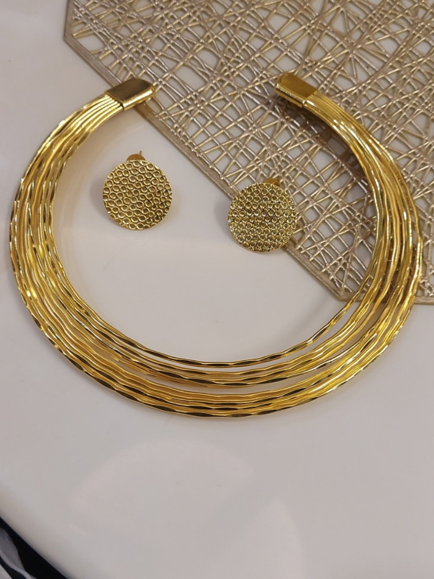BRASS MULTI LINES HASLI COLLAR NECKLACE