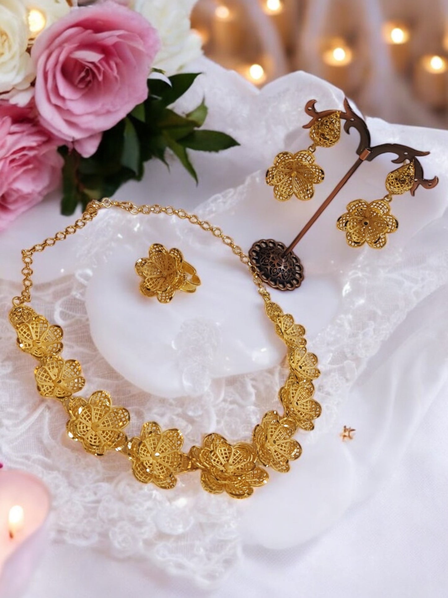 GOLD PLATED FLOWER DESIGN NECKLACE WITH RING