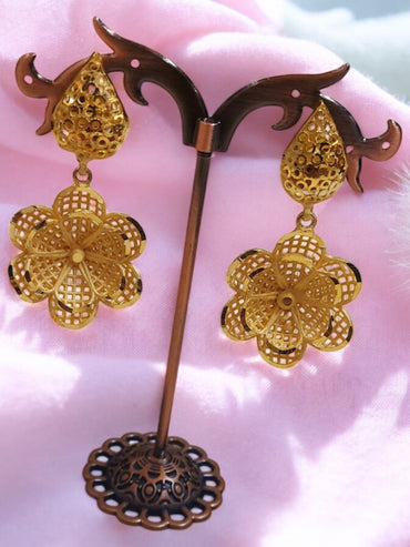 GOLD PLATED FLOWER DESIGN NECKLACE WITH RING