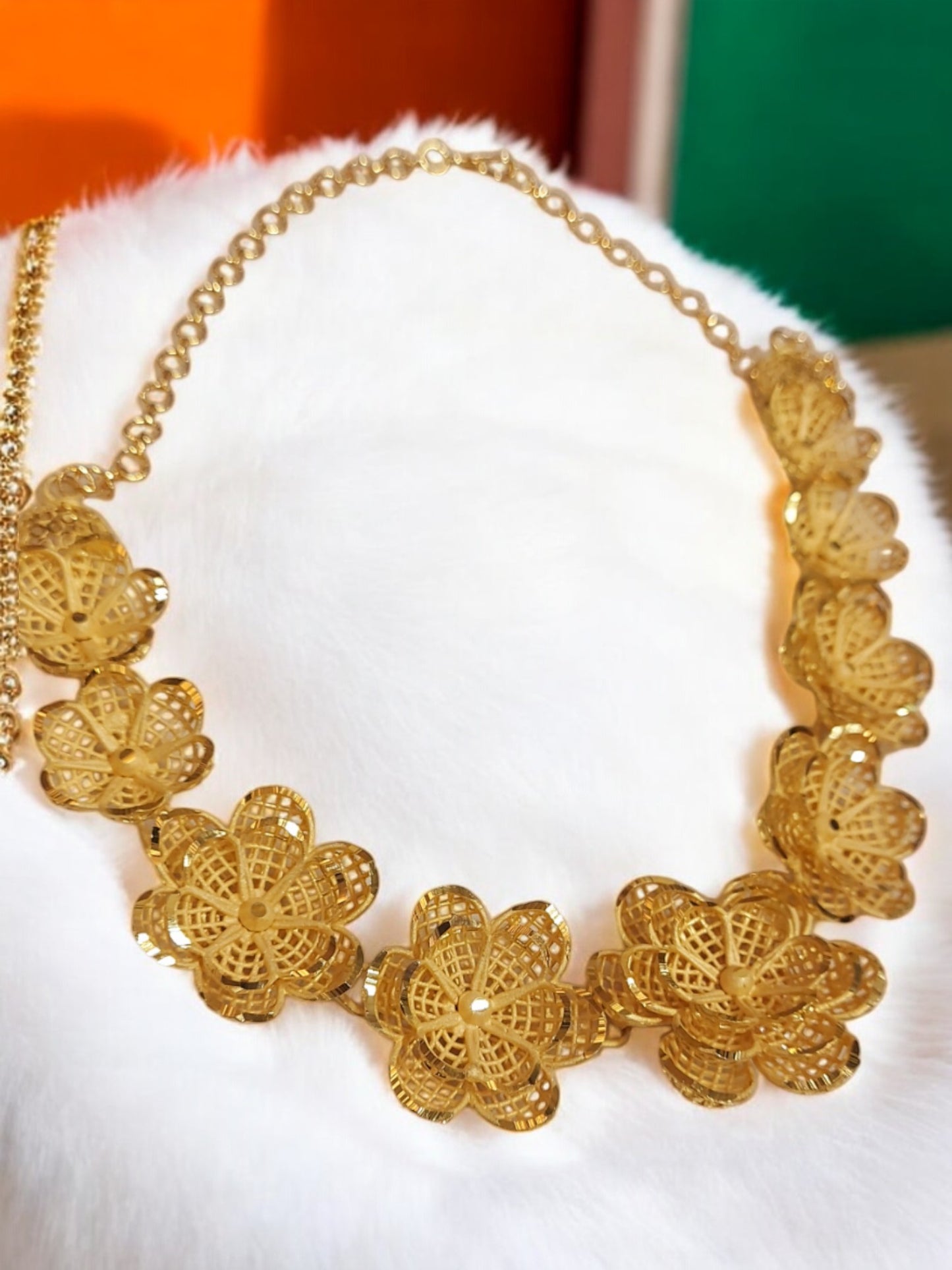 GOLD PLATED FLOWER DESIGN NECKLACE WITH RING