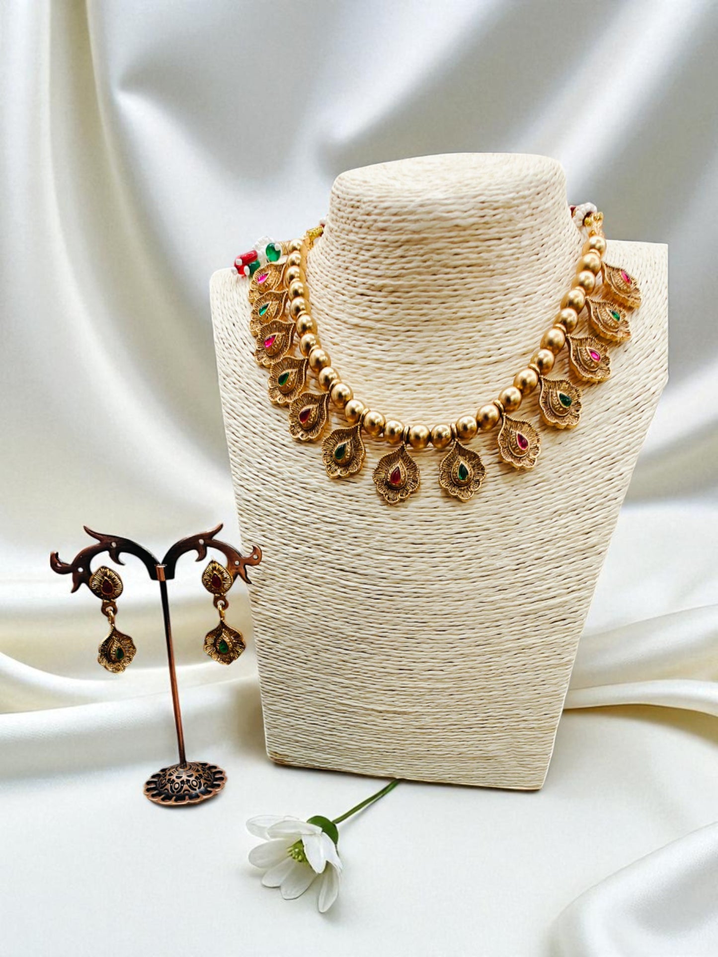 ANTIQUE GOLD PLATED RUBY NECKLACE