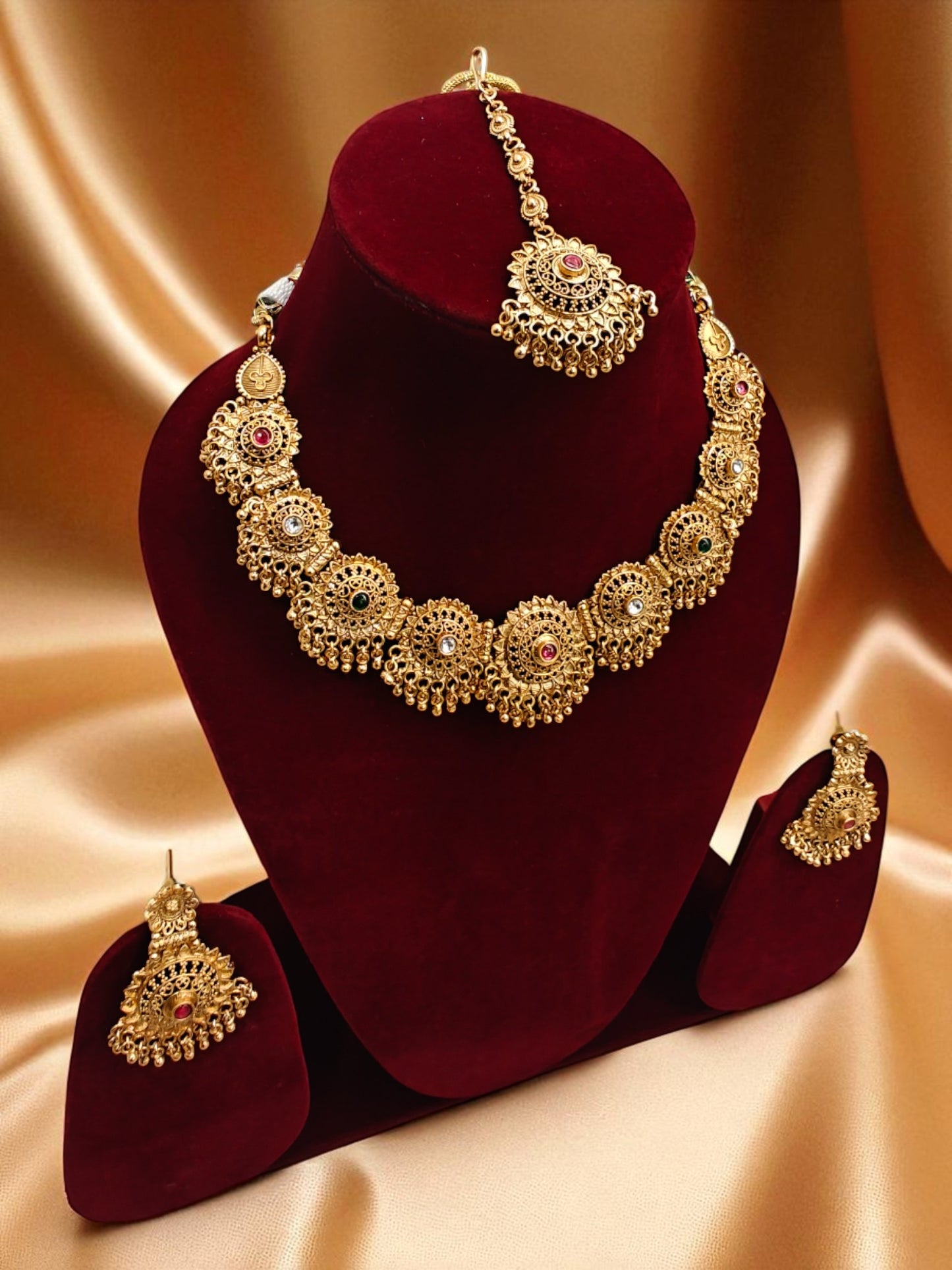 GOLD PLATED NECKLACE SET WITH MAANGTIKKA