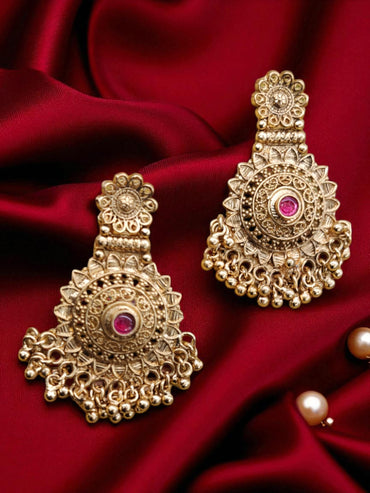 GOLD PLATED NECKLACE SET WITH MAANGTIKKA