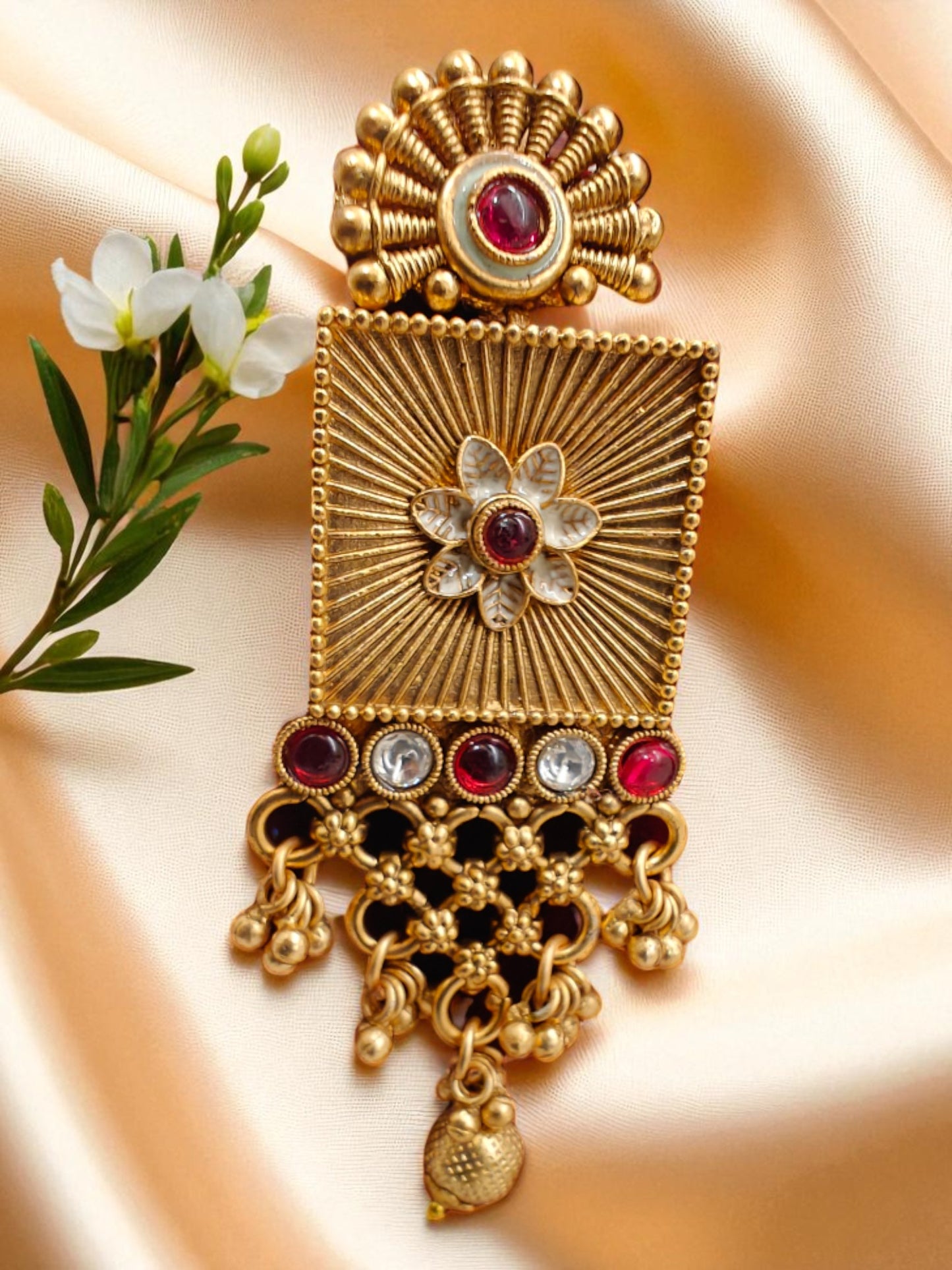 VAISHNAVI RAJWADI NECKLACE SET