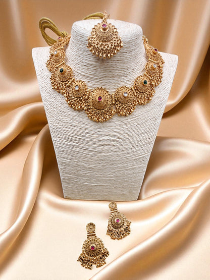 GOLD PLATED NECKLACE SET WITH MAANGTIKKA